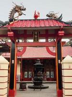 tegal, januari 2022. tek hooi kiong tempel, een plaats van aanbidden voor de Chinese gemeenschap in tegal foto