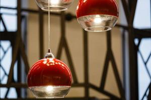 rood hangende lamp foto