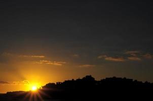 zonsondergang over de atlantische oceaan foto