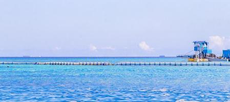 boten jachten schip steiger strand in playa del carmen Mexico. foto