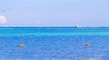 boten jachten schip steiger strand in playa del carmen Mexico. foto