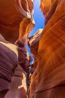 visie naar spectaculair zandsteen muren van lager antilope Ravijn in Arizona foto