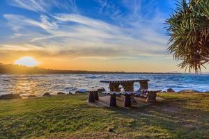 sonnenuntergang ben meer Bij gouden kust in Australië foto