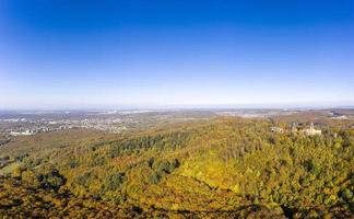 dar foto van frankenstein kasteel in de buurt darmstadt in Duitsland met een visie over- de rijn-main Oppervlakte in herfst