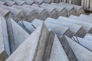 geprefabriceerd beton trap in element voorraad klaar voor vervoer foto