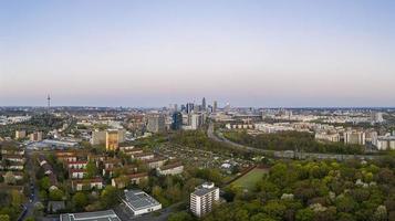 antenne panoramisch afbeelding van de Frankfurt horizon Bij dag foto