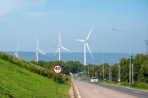 de snelheid teken Aan de weg naar de top van berg, de windmolen lam takhong, Nakhon ratchasima, Thailand khao yai thiang, foto