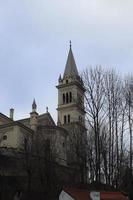 klooster kerk gevonden in sighisoara, vereeuwigd in verschillend hoeken foto