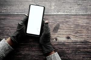 hackerhand die gegevens van smartphone steelt foto