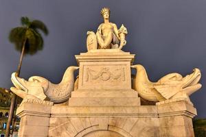 Indisch fontein of edele Havana is een vertegenwoordiging van de vorm van de Indisch of meer precies de inboorling habana vrouw van cacique habaguanex van van wie de naam van de hoofdstad van Cuba komt foto
