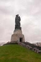 Sovjet oorlog gedenkteken in trep toren park, berlijn, Duitsland panorama foto