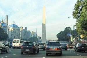obelisco Avenida 9 de julio in verkeer foto