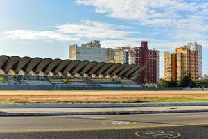 Cubaans voetbal Amerikaans voetbal veld- langs de malecon in Havana Cuba, 2022 foto