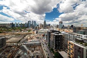 modern appartement in nieuw buliding in Montreal, griffioenstad, Canada, ten volle geënsceneerd en gemeubileerd foto