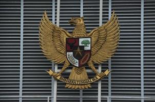 Jakarta, Indonesië - januari 21e, 2023 - burung garuda Lambang negara Indonesië en pancasila. staat embleem van Indonesië in gelora stop karno stadion. foto