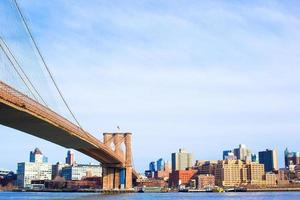 Brooklyn brug over- oosten- rivier- bekeken van nieuw york stad foto