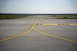 Genua luchthaven terminal landingsbaan visie foto