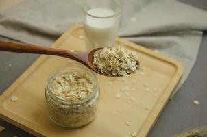 de concept van groente melk van vlokken. dieet vegetarisch voedsel foto