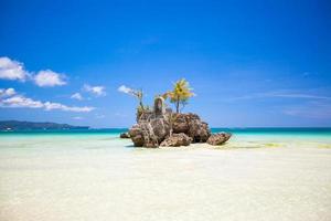 perfect tropisch strand met turkoois water en wit zand stranden in phillipines foto