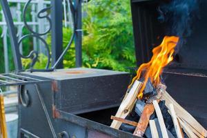 Open haard voor barbecue foto