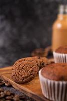 vers gebakken bananenmuffins foto