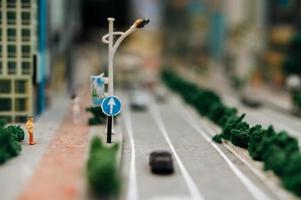 close-up van miniatuur verkeersbord foto