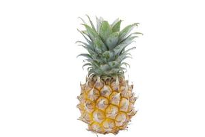 ananas fruit geïsoleerd op een witte achtergrond foto