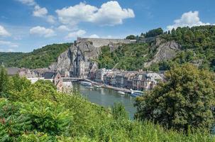 dinant Bij Maas rivier, ardennen, namen provincie, wallonië, belgië foto