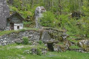 traditioneel leven in val bavona, ticino kanton, zwitserland foto