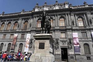 Mexico stad, Mexico - november 5 2017 - juárez straat vol van mensen foto