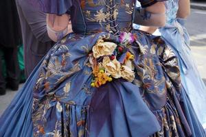 19 eeuw jurk dichtbij omhoog detail foto