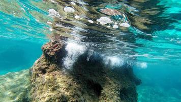 Sardinië kristal water onderwater- visie terwijl duiken foto