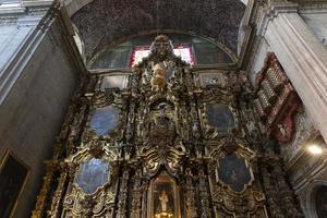 Mexico stad, Mexico - november 5 2017 - interieur van heilige domingo kerk foto