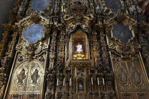 Mexico stad, Mexico - november 5 2017 - interieur van heilige domingo kerk foto