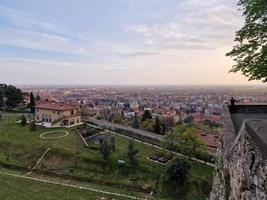 Bergamo middeleeuws stad- Bij zonsondergang foto