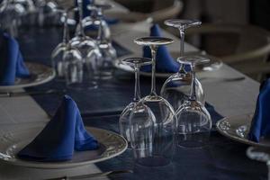 blauw en wit Laden tafel foto