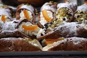 Sicilia cannoli dichtbij omhoog foto