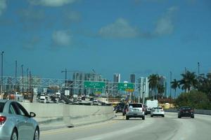 miami, Verenigde Staten van Amerika - november 5, 2018 - Miami Florida overbelast snelwegen foto