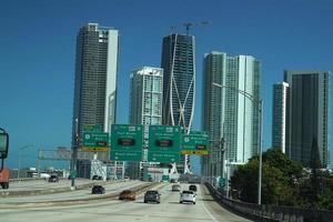 miami, Verenigde Staten van Amerika - november 5, 2018 - Miami Florida overbelast snelwegen foto