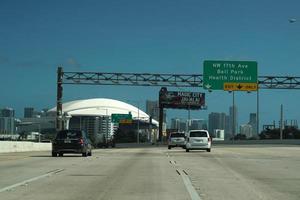 miami, Verenigde Staten van Amerika - november 5, 2018 - Miami Florida overbelast snelwegen foto