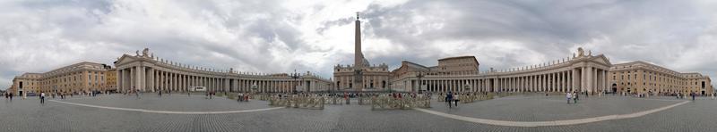 Vaticaan stad, Vaticaan - juni 8, 2018 Vaticaan plaats en heilige peter kerk na paus francis zondag massa in Rome foto