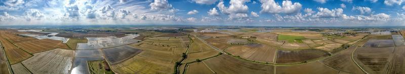 rijst- gekweekt velden in Italië antenne visie foto