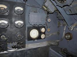 binnen wereld oorlog ii onderzeeër uss trommel controle kamer in Alabama, Verenigde Staten van Amerika, 2022 foto