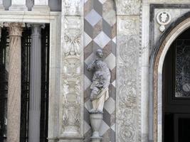 de kerstman Maria maggiore kerk Bergamo detail foto