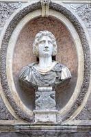 Romeins keizer bas Verlichting detail foto