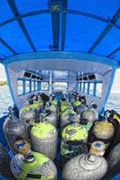 tank Aan scuba duiken boot foto