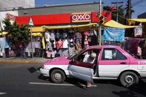 Mexico stad, Mexico - november 5 2017 - Mexicaans metropolis hoofdstad overbelast verkeer foto