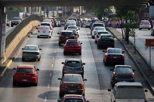 Mexico stad, Mexico - februari 3 2019 - Mexicaans metropolis hoofdstad overbelast verkeer foto