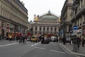 Parijs, Frankrijk - november 20 2021 - groot brand in de buurt opera garnier foto