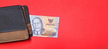 de laatste editie van Indonesisch roepia bankbiljetten waard 10.000 roepia foto